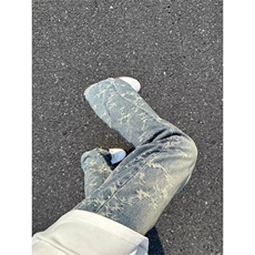 浅蓝色