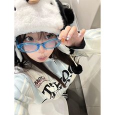 蓝白色