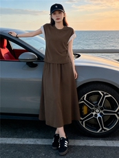 设计感时尚气质套装裙女夏新款圆领撞色拼接上衣开叉半身裙两件套，女装套装/套裙，江南