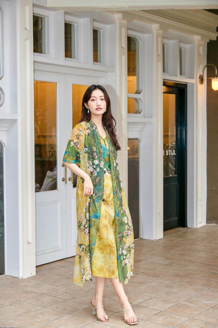 重工钉珠连衣裙，女装连衣裙，卡西姆