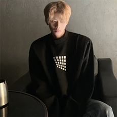 黑色