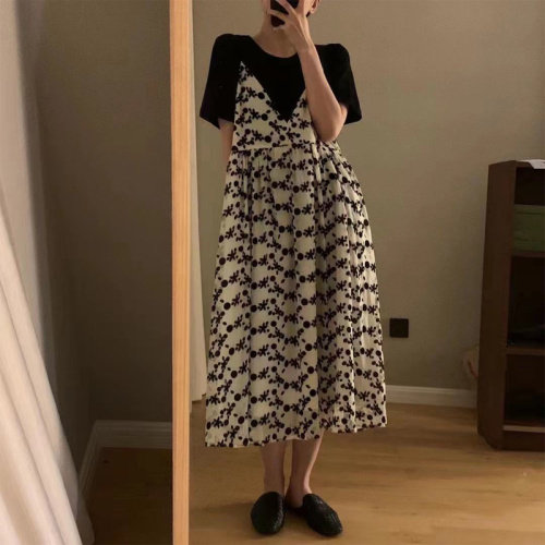 小众吊带裙女夏季v领气质小裙子复古连衣裙温柔风长裙,女装连衣裙,潮品会