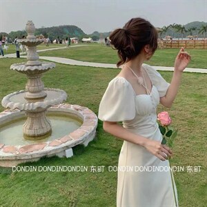 现货 花朵挂脖连衣裙图片