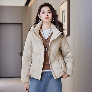 轻薄羽绒服女短款连帽小个子休闲百搭棉服2025冬季新款图片