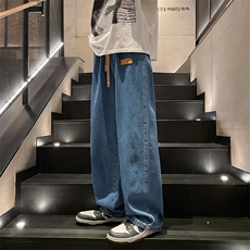 深蓝色