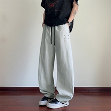 灰色