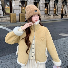 新款黄色皮毛一体羊羔毛外套2D014-10033-P195-K288，女装短外套，2D014