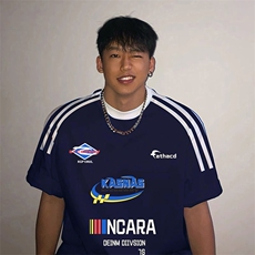 藏青色