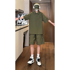 军绿色