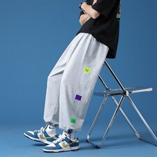 灰色