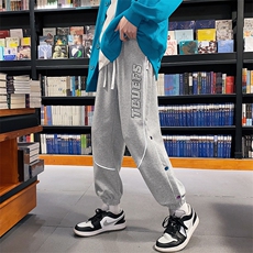 灰色