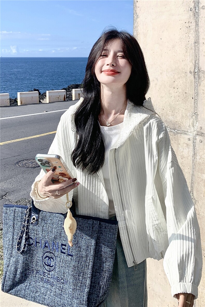 美式chic连帽白色短款棒球服外套女春秋超火好看小众高级夹克上衣,女装短外套,2B237