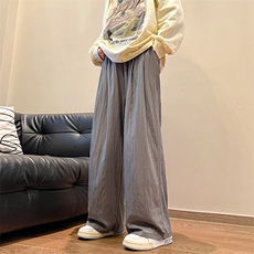 深灰色