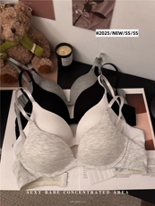 内衣女无痕小胸显大文胸无钢圈聚拢无肩带透气少女文胸罩，文胸，梦白服饰厂