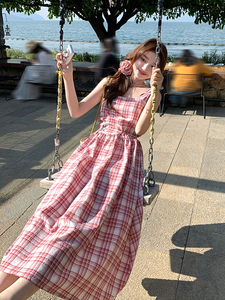 粉色格子超好看绝美连衣裙女2025夏季新款韩版温柔收腰无袖A字裙图片