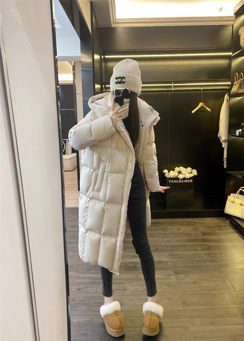 2025年秋季单件长袖立领拉链中淑格子款羽绒服，女装羽绒服，禾雯电商供货