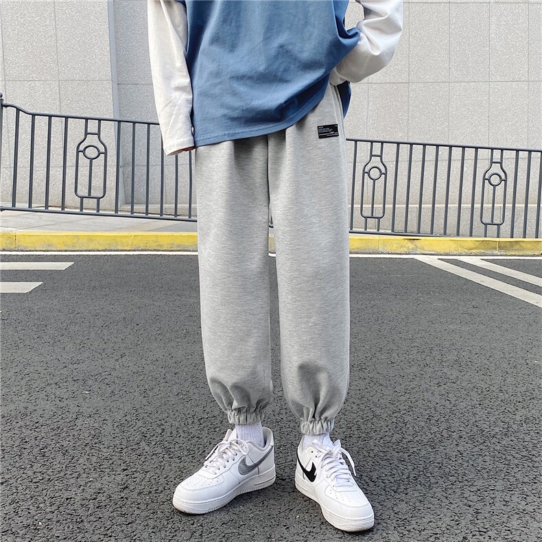 浅灰色