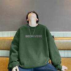 墨绿色