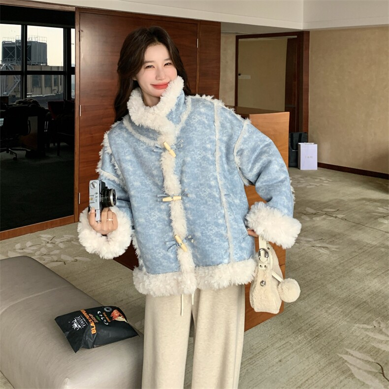蓝色晕染设计感羊角口羊羔毛外套190-5077-P230K328,女装毛呢外套,2B190