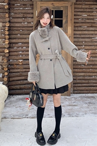 新款 灰色高级感时尚毛呢内胆白鸭绒羽绒服 5826-P235-K358图片