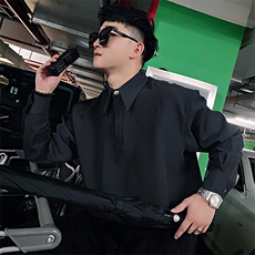 灰色