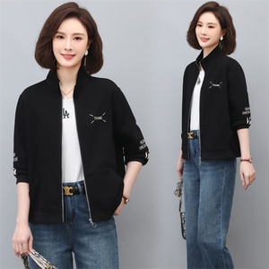 春秋外套女2025新款中老年妈妈大码宽松女装洋气百搭休闲夹克上衣图片