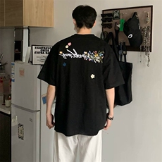 黑色