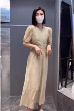 夏季新款洋气气V领腰盘扣设计连衣裙，女装连衣裙，L·H·X