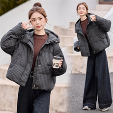 现货白鸭绒2025年冬季连帽宽松千鸟格羽绒服，女装羽绒服，米雪儿