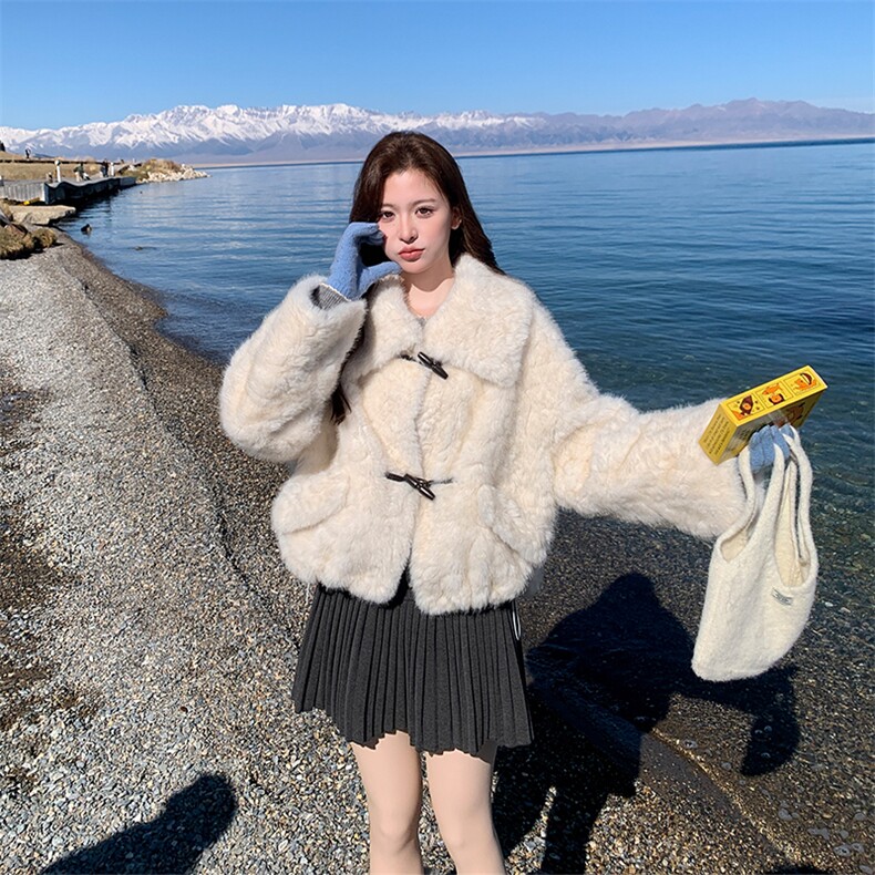 现发高级感牛角扣皮毛一体外套2605P205K308,女装皮草,2C029