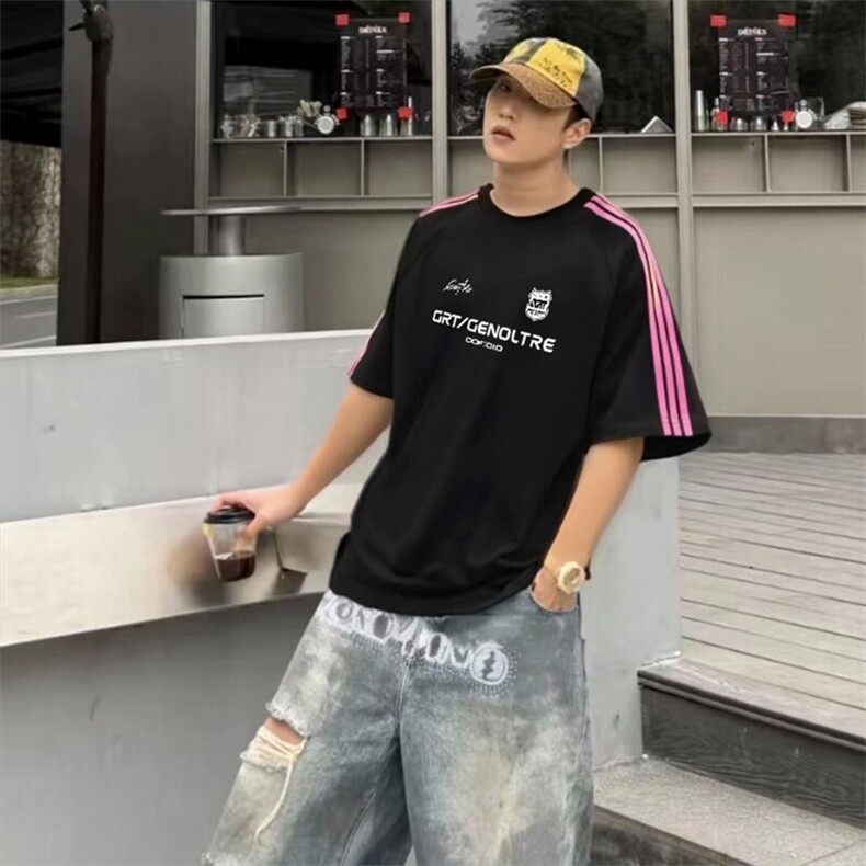 抖音得物品质二开240克宽松纯棉美式潮牌印花三条杠中性风短袖T恤,男装T恤,电商A486
