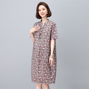 纯棉碎花连衣裙女夏2025新款中年妈妈宽松大码遮肚子显瘦减龄裙子图片