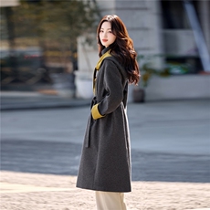 时尚撞色连帽披肩灰色毛呢外套女2025秋冬中长款系带收腰显瘦大衣，女装毛呢外套，素月