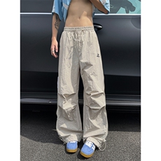 灰色