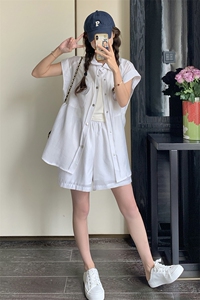 简单大方白色衬衫上衣两件套女夏季2025新款减龄元气少女短裤套装图片
