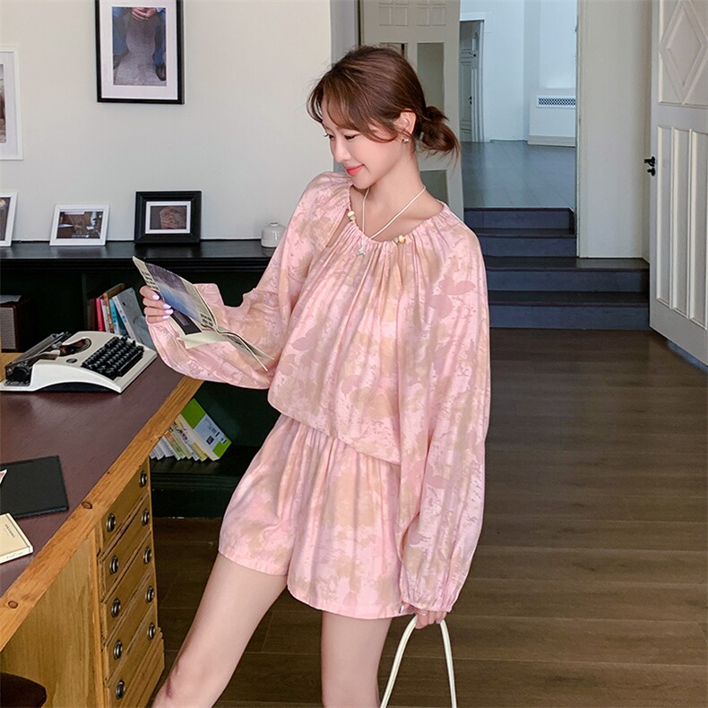 粉色珍珠圆领碎花气质套装女夏2025新款穿搭小个子上衣短裤两件套,女装套装/套裙,2D075