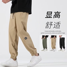 卡其色