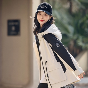 工装冲锋衣女2026春新款宽松休闲户外运动夹克上衣连帽风衣外套图片