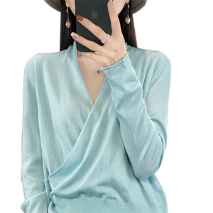 春秋新款精纺超细羊毛针织衫女交叉V领毛衣打底宽松羊绒裹胸上衣图片