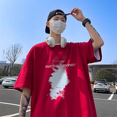 酒红色