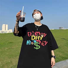 黑色