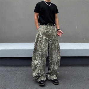 BLACKAT美式高街vibe豹纹弯刀牛仔裤男vintage宽松阔腿休闲长裤潮图片