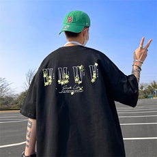 黑色