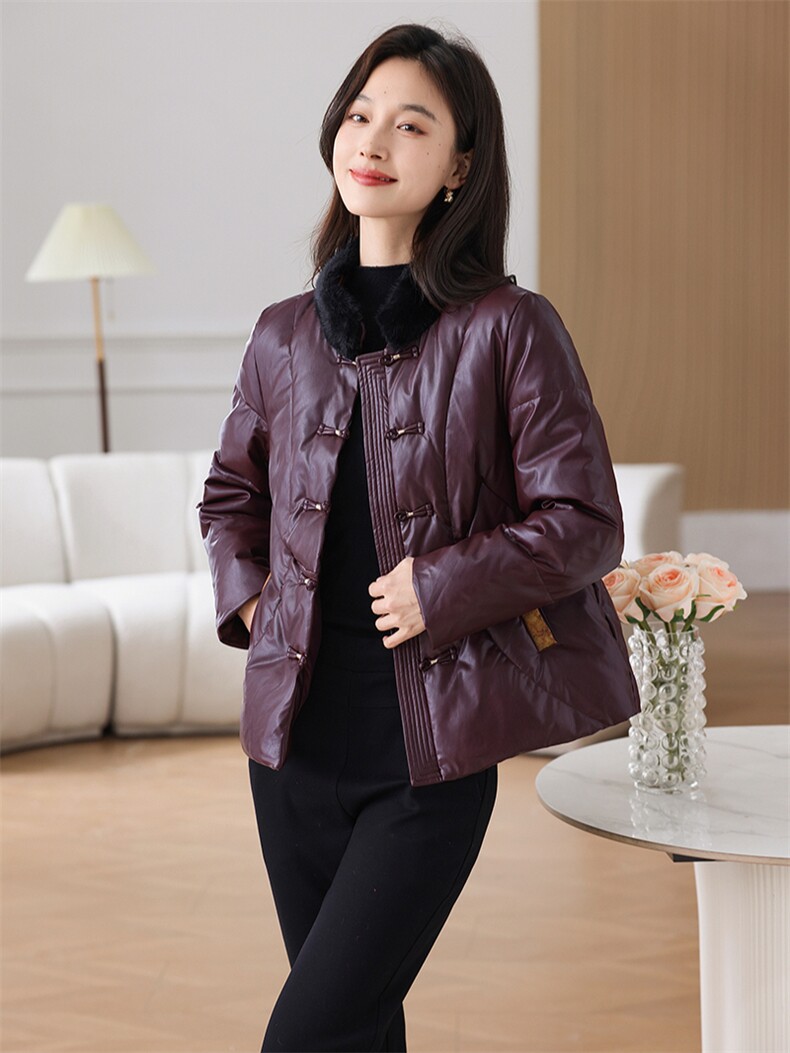 皮衣羽绒服女2025年洋气百搭时尚妈妈装冬季大码宽松白鸭绒外套,女装羽绒服,拾衣