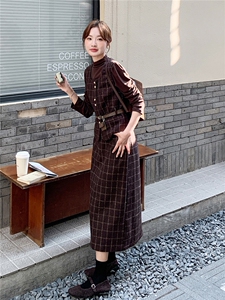 现货-2025年秋季新款法式马甲配中长款半身裙三件套套装女图片