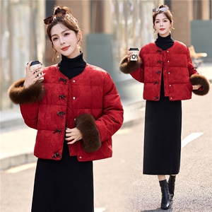 现货。现货。2025年冬季短款真狐狸毛羽绒服图片