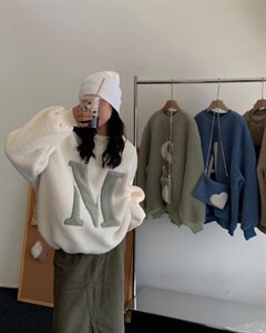 配包羊羔毛字母卫衣 加绒图片