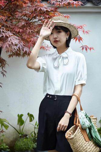 现货，夏款，撞色绣花蝴蝶领小衫，女装，OL