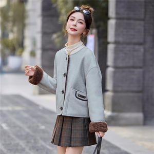 小香风外套女2025秋冬新款小个子巨好看的短款两面穿加绒皮毛一体图片
