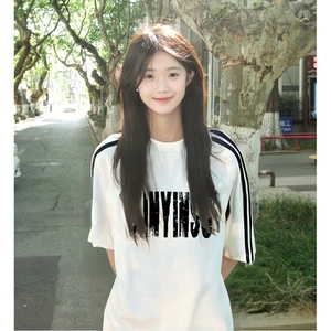 抖音得物高品质二开240克宽松纯棉美式潮牌三条杠织带短袖T恤图片